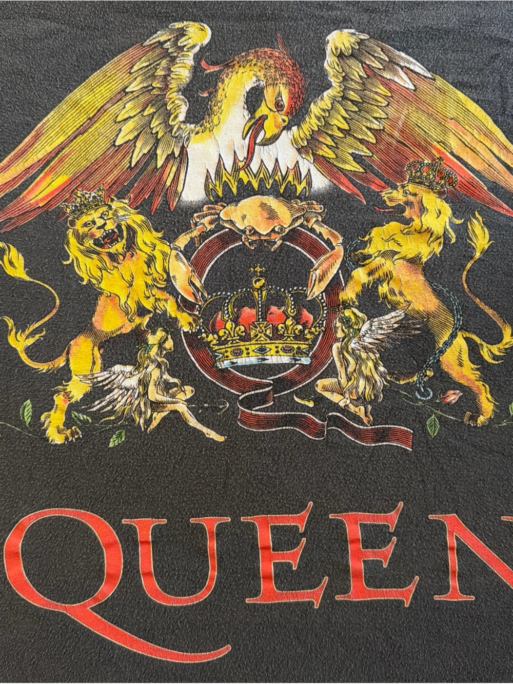 Queen Band Official Band Merch Graphic Tee - Black Yellow & Red, distressed M
